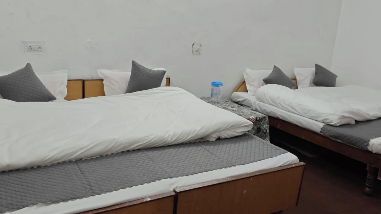 Photo of Bedroom in Bhatwari