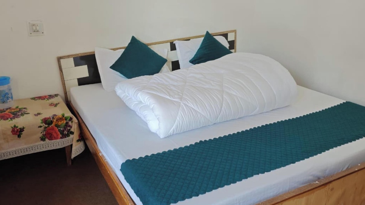 Photo of Bedroom in Bhatwari