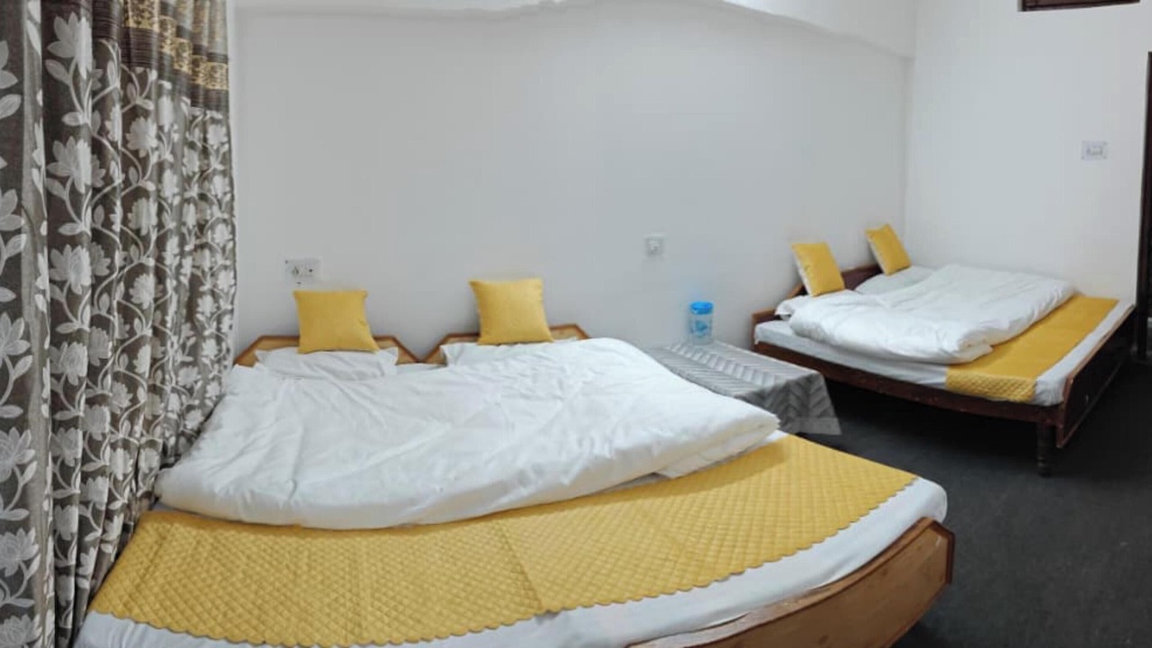 Photo of Bedroom in Bhatwari