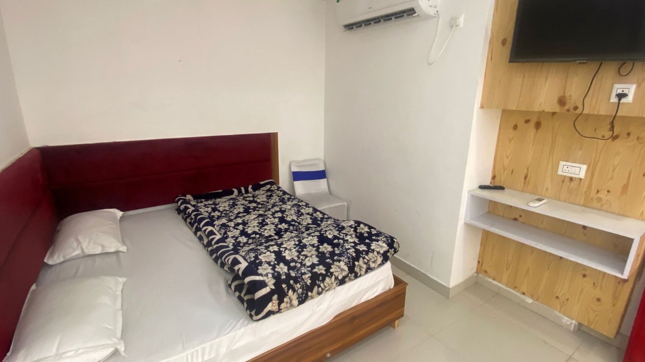 Photo of Bedroom in Srinagar