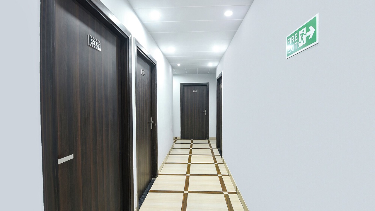 Photo of Others in DLF Phase 3