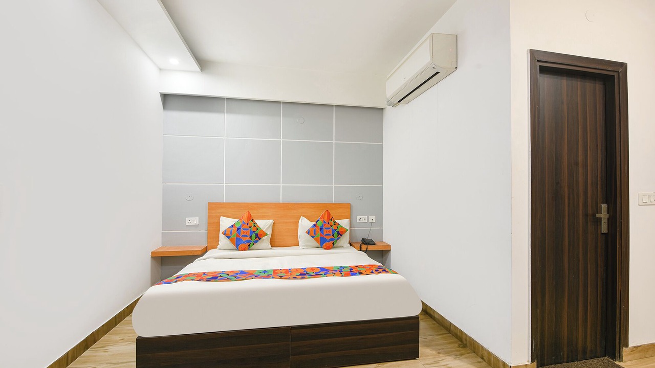 Photo of Bedroom in DLF Phase 3