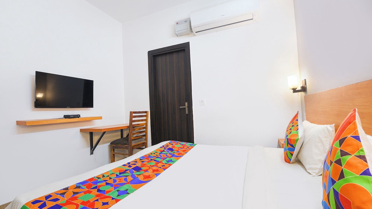 Photo of Bedroom in DLF Phase 3