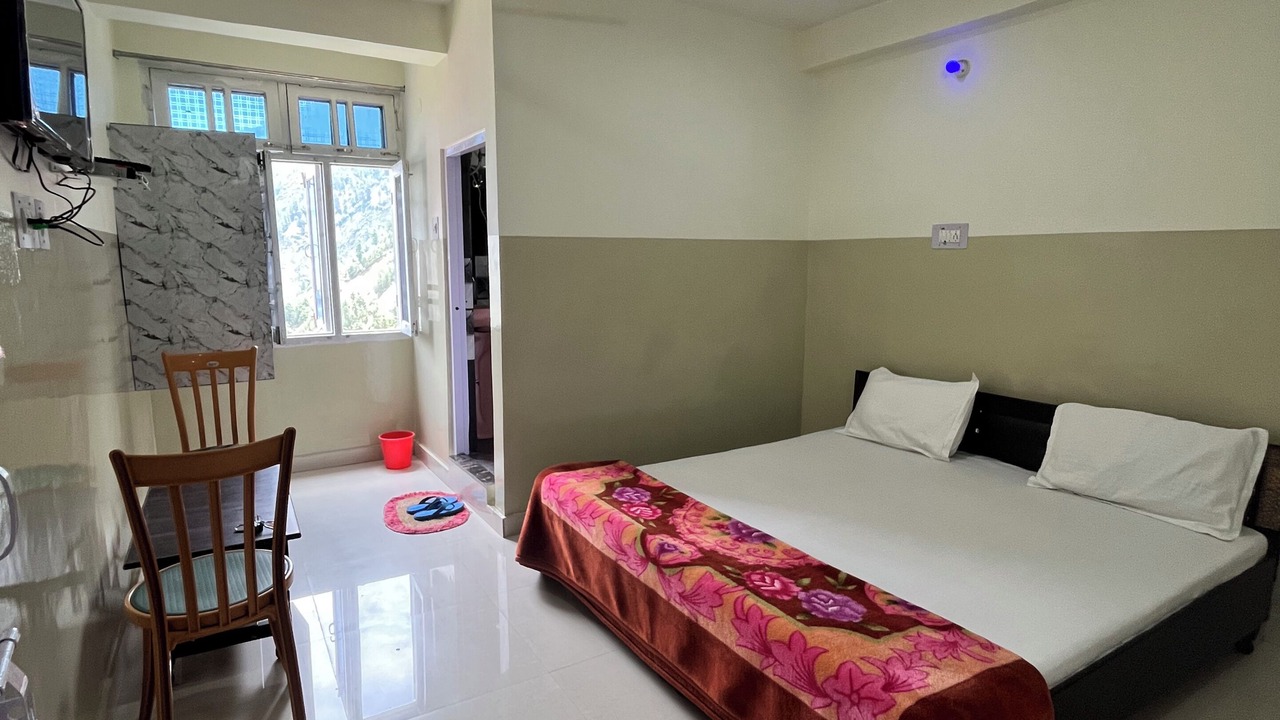 Photo of Bedroom in Brahmaur