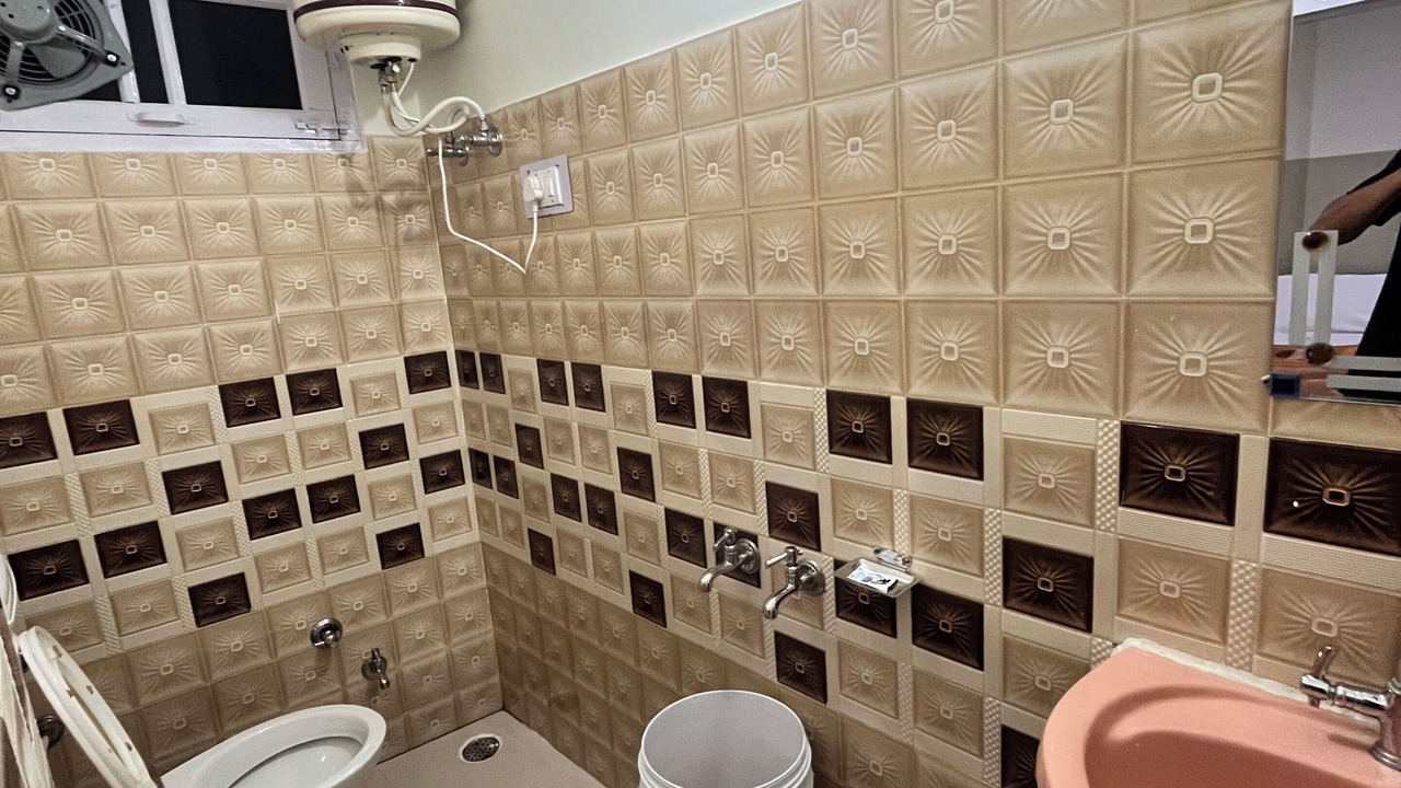 Photo of Bathroom in Brahmaur