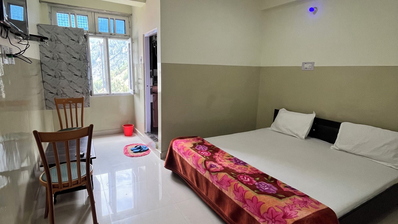 Photo of Bedroom in Brahmaur