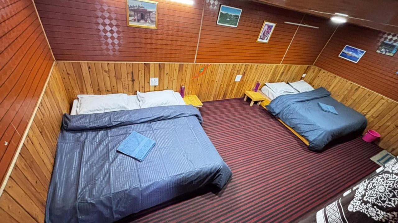 Photo of Bedroom in Jibhi