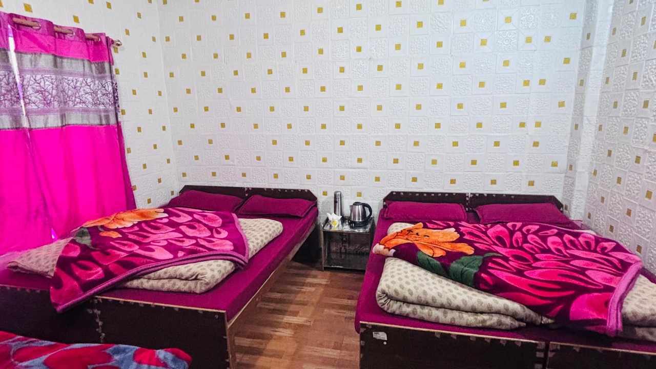Photo of Bedroom in Kedarnath