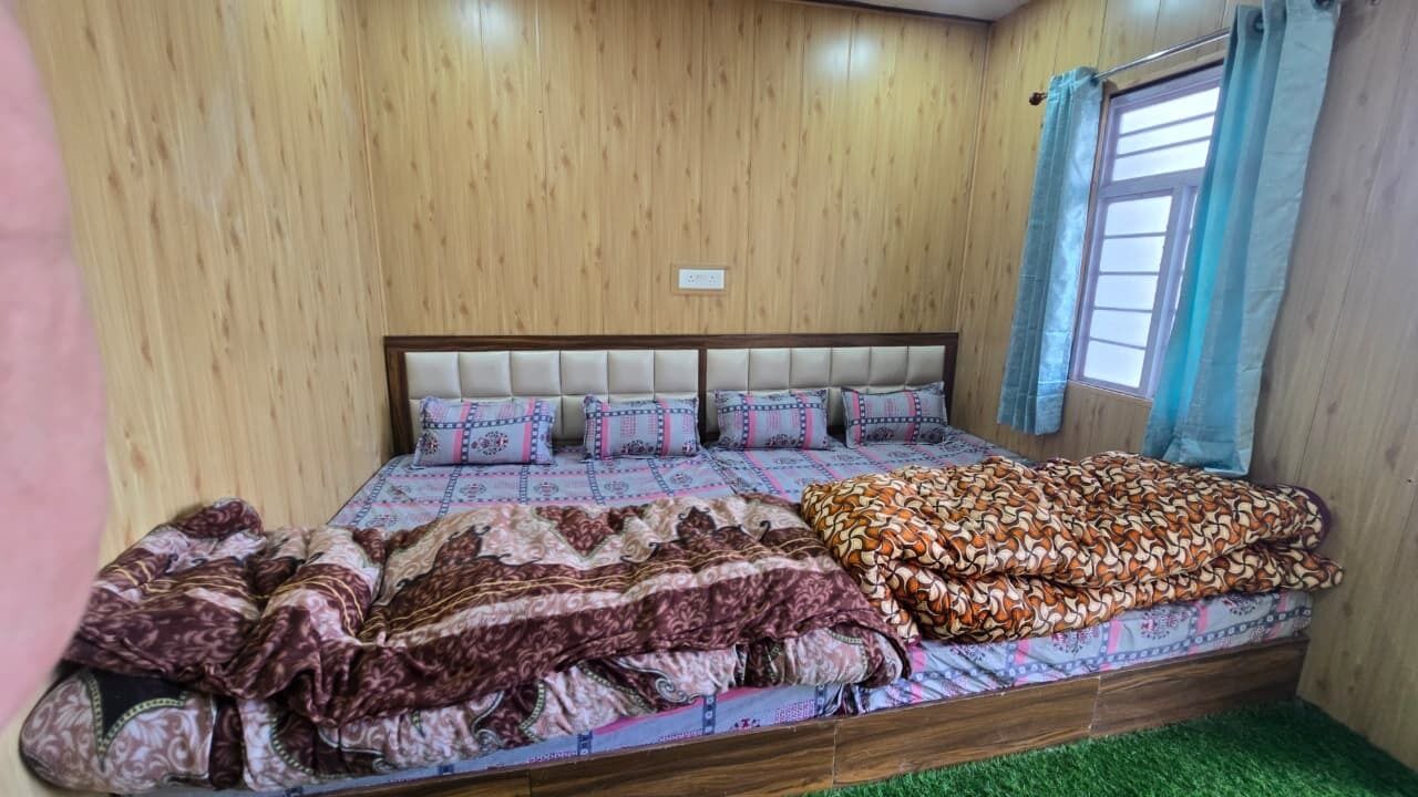 Photo of Bedroom in Kedarnath