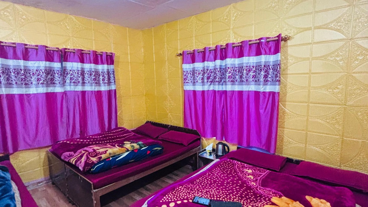 Photo of Bedroom in Kedarnath