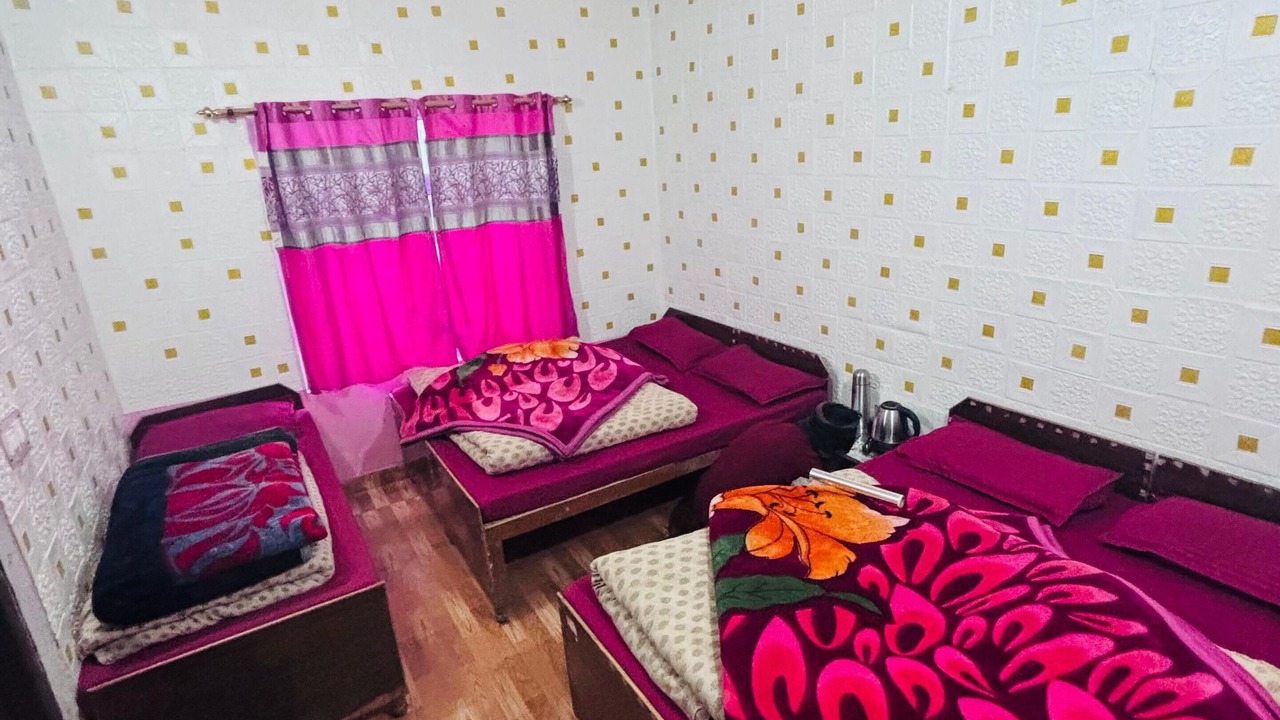 Photo of Bedroom in Kedarnath