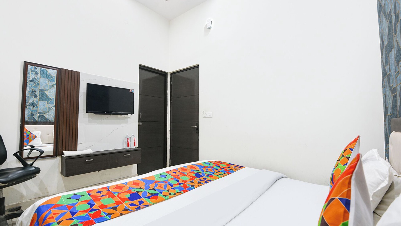 Photo of Bedroom in Janakpuri
