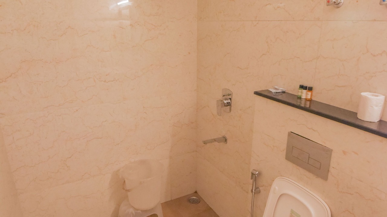 Photo of Bathroom in The Mall Road