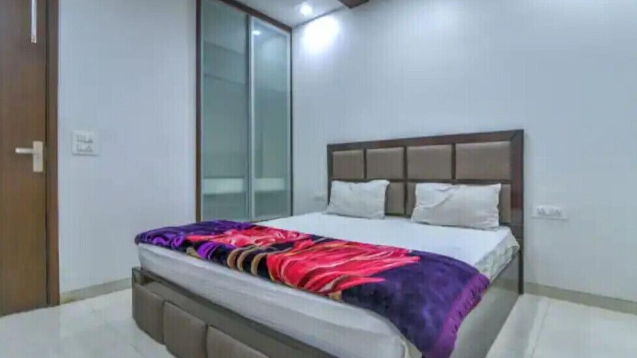Photo of Bedroom in Kalkaji