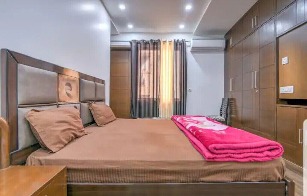 Photo of Bedroom in Kalkaji