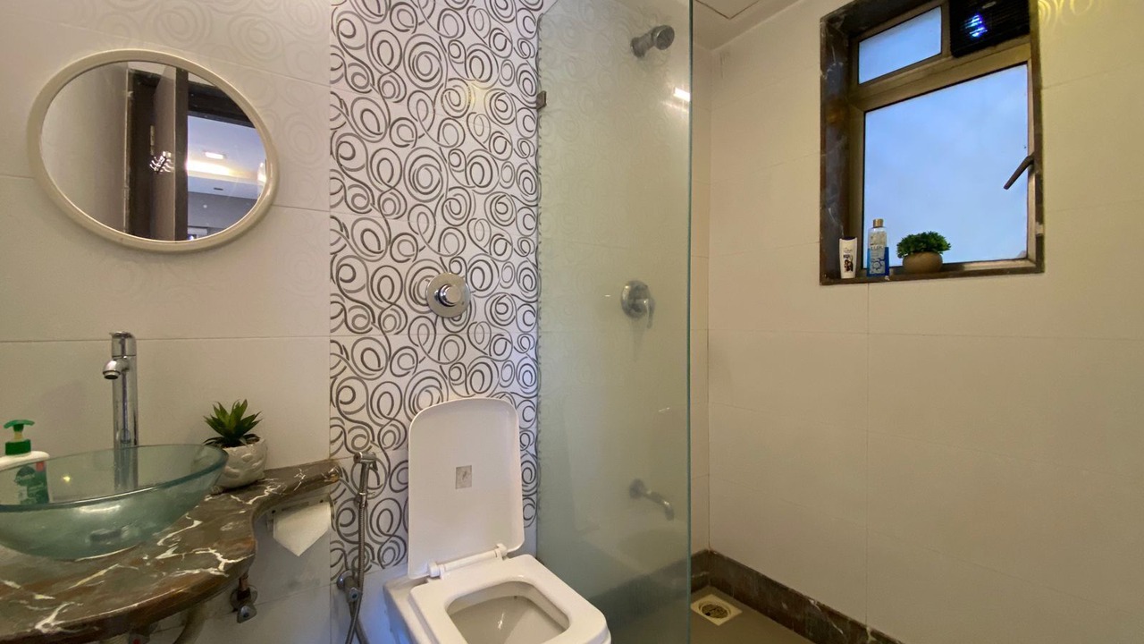 Photo of Bathroom in Prabhadevi