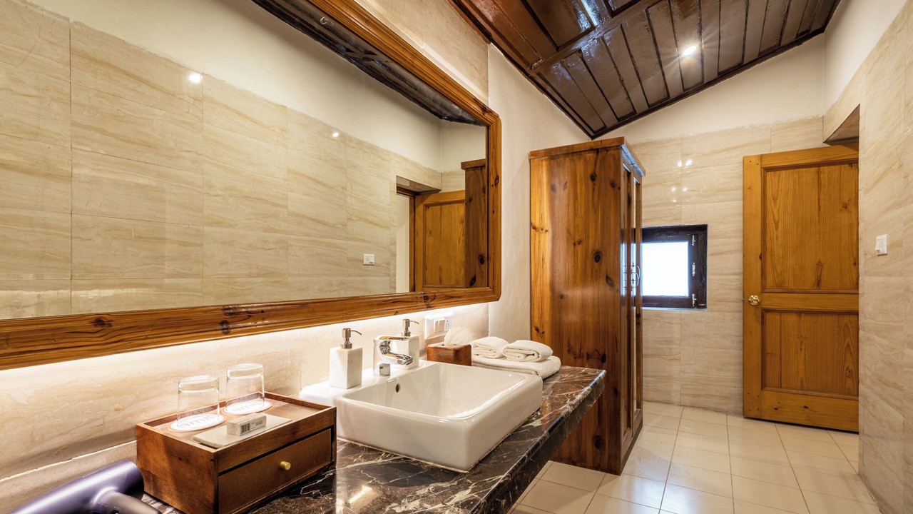 Photo of Bathroom in Raison