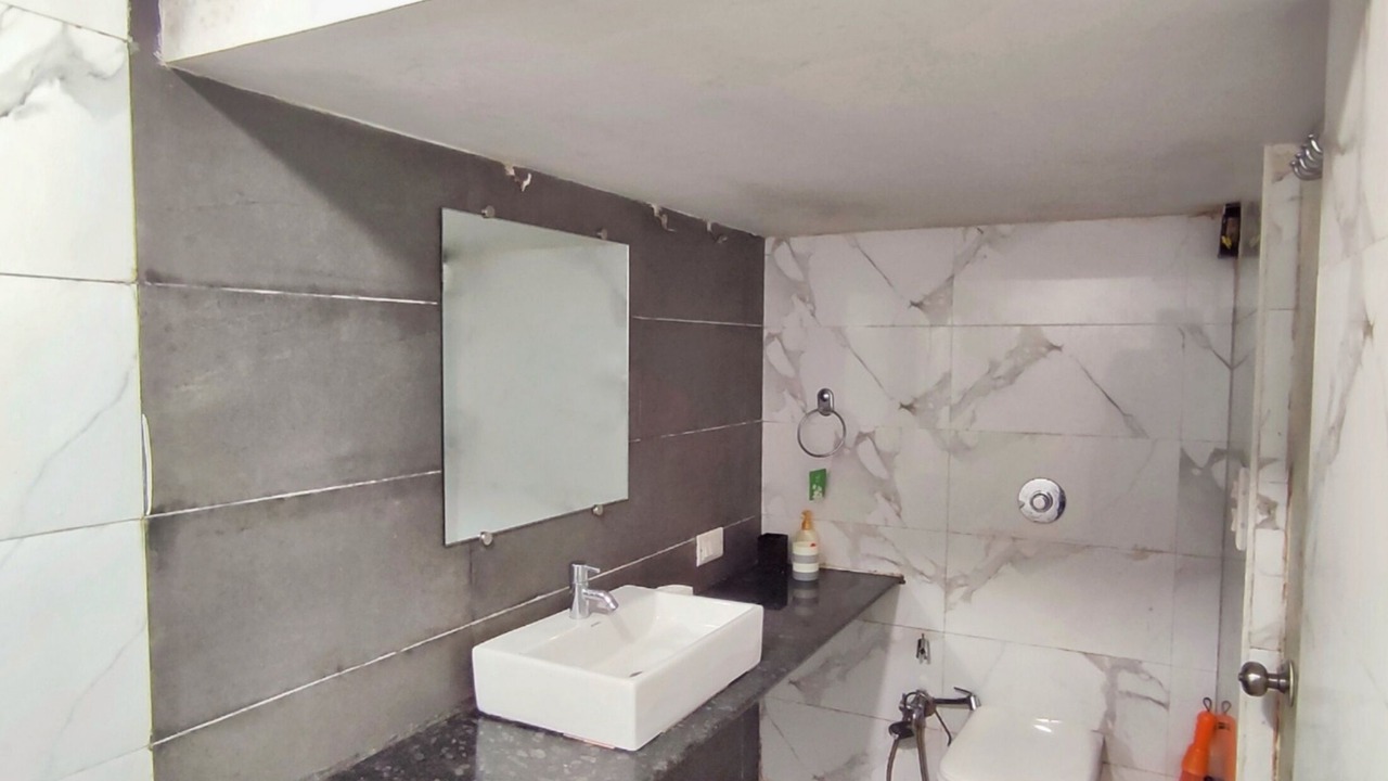Photo of Bathroom in Arsiwalla Villa