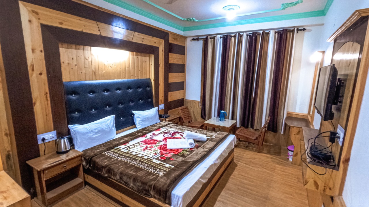Photo of Bedroom in Jagatsukh