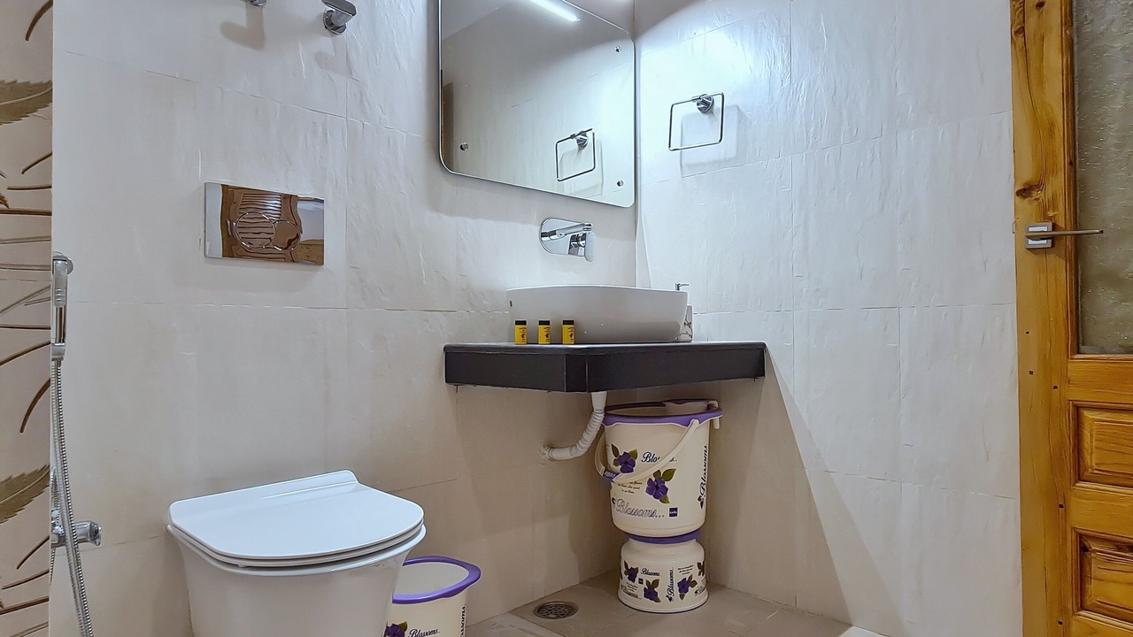 Photo of Bathroom in Gadherni