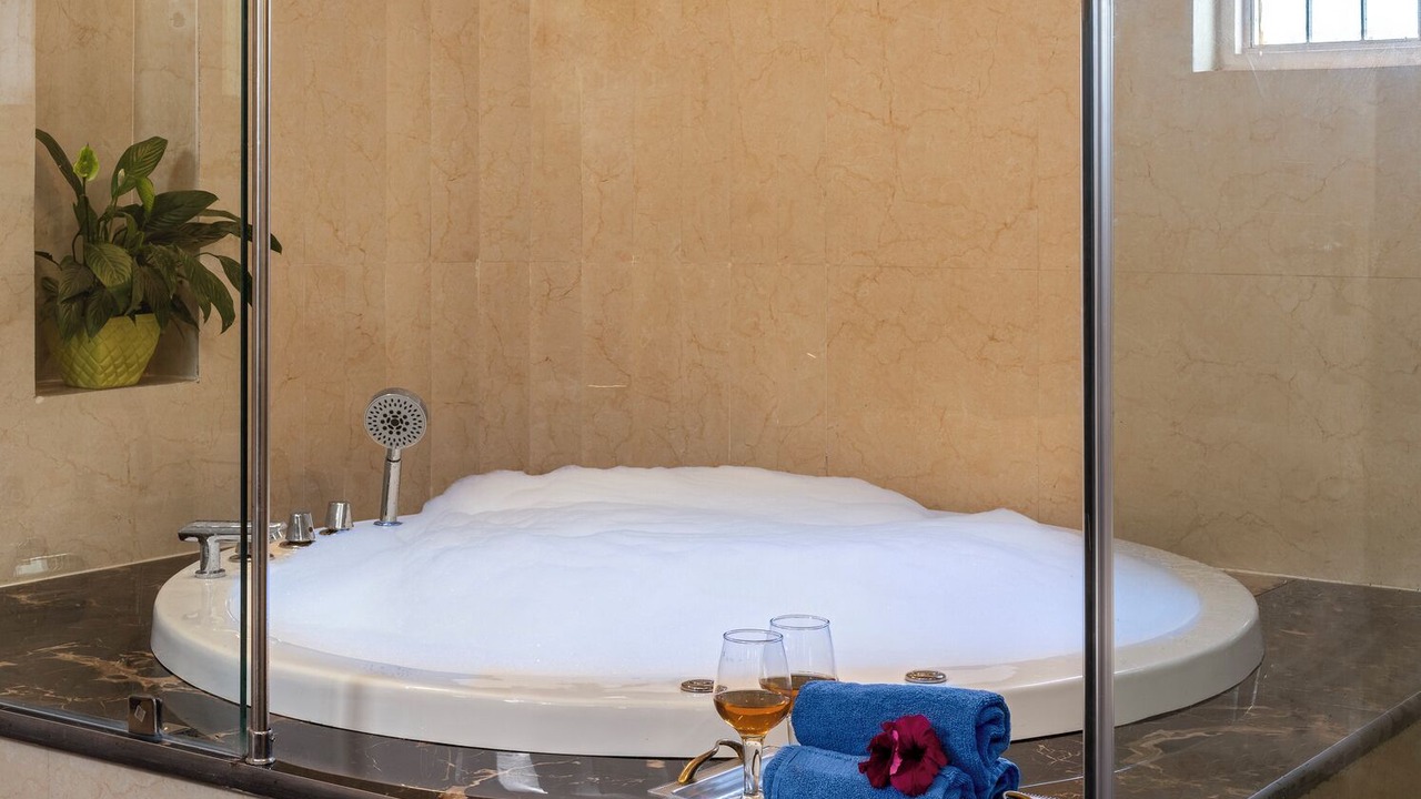 Photo of Bathroom in Taoru