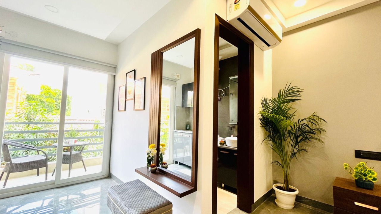 Photo of Bedroom in DLF Phase 3