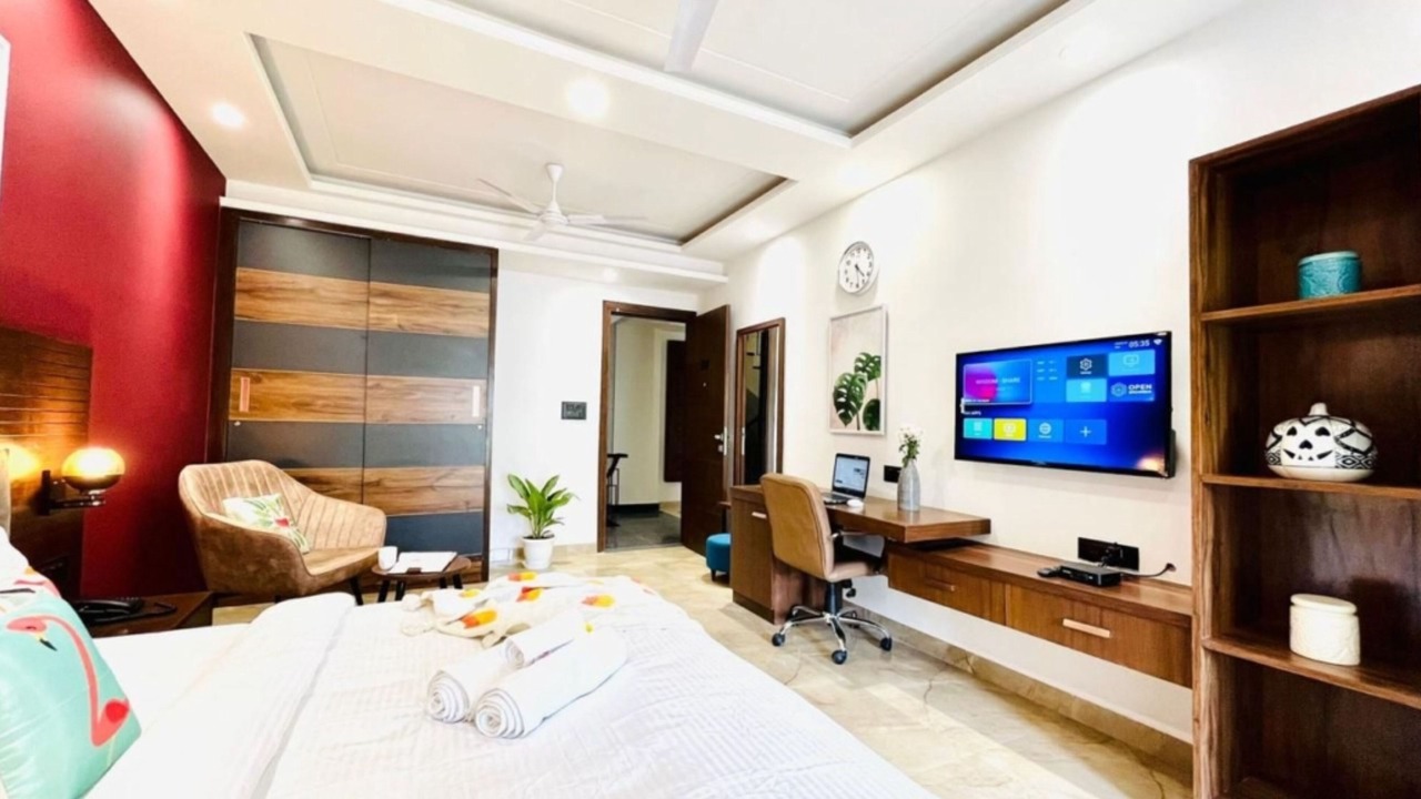 Photo of Bedroom in DLF Phase 3
