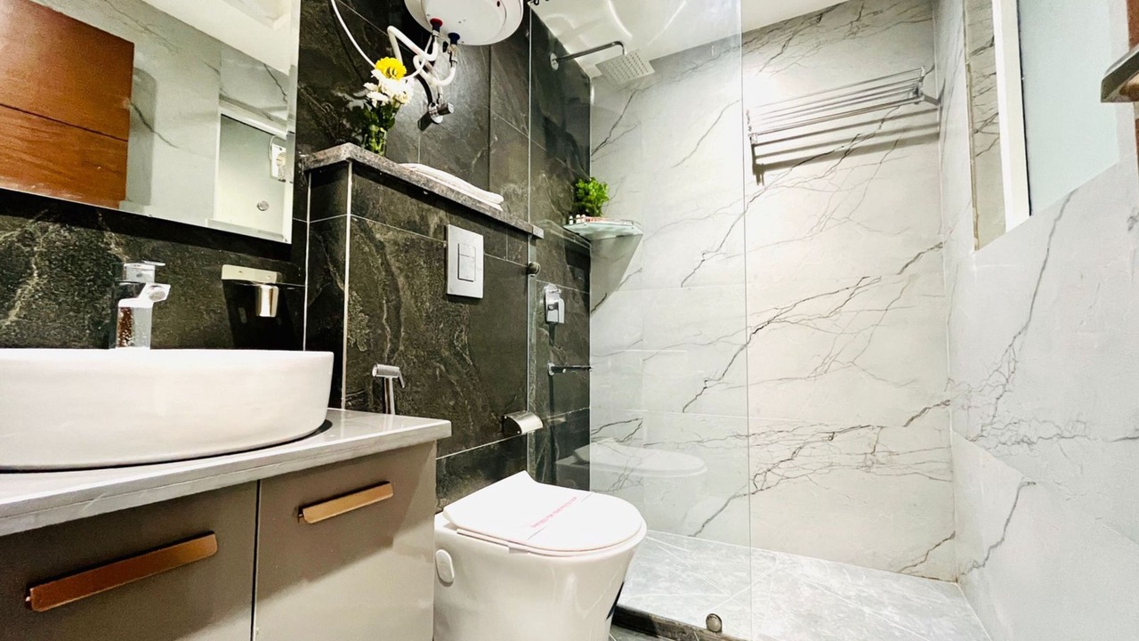 Photo of Bathroom in DLF Phase 3