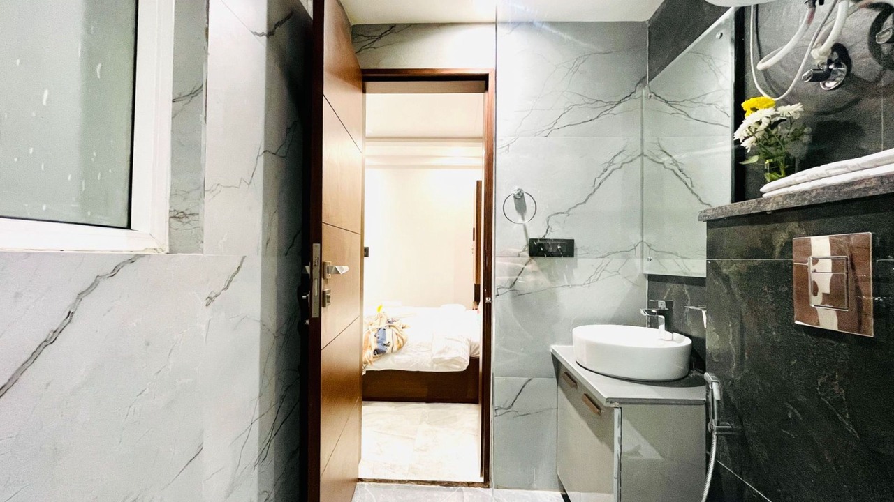 Photo of Bathroom in DLF Phase 3