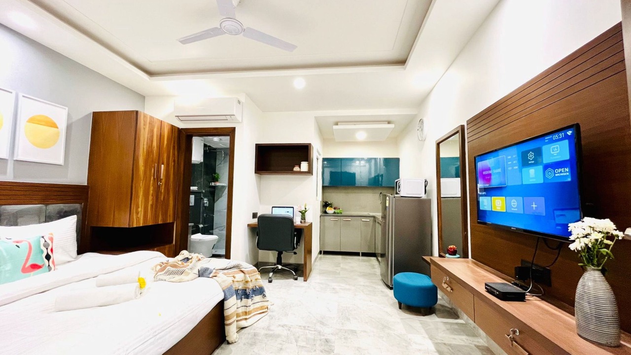 Photo of Bedroom in DLF Phase 3