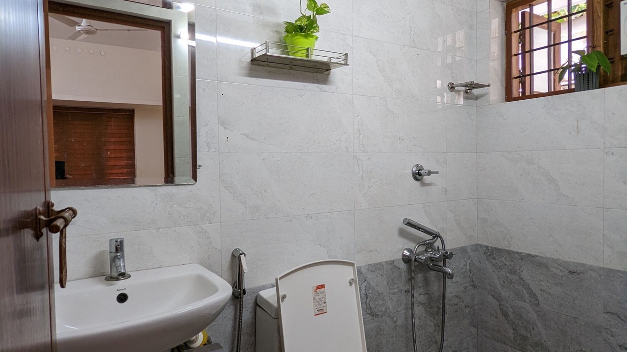Photo of Bathroom in Irinjalakuda