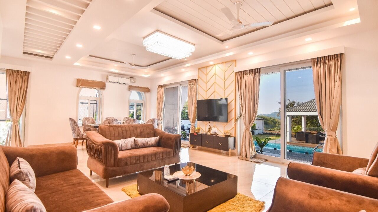 Photo of Livingroom in Aamby Valley City