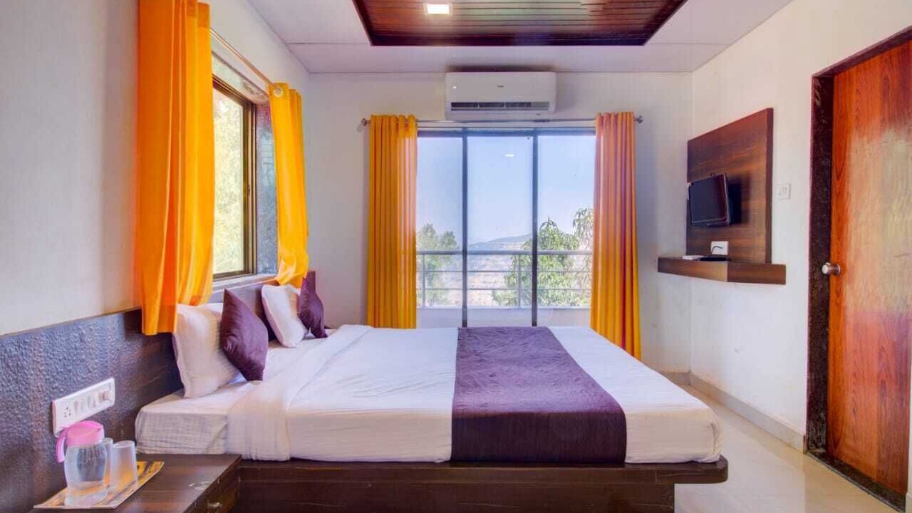 Photo of Bedroom in Mahabaleshwar