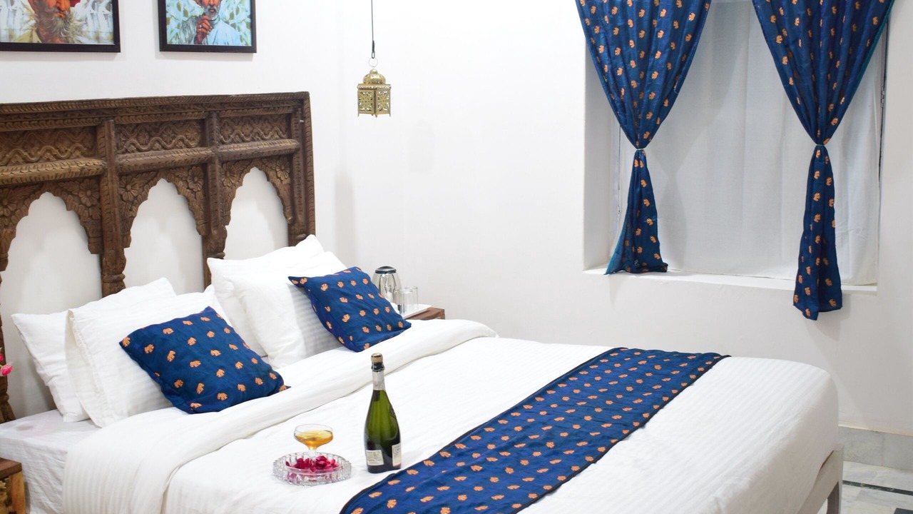 Photo of Bedroom in Amar Sagar Pol