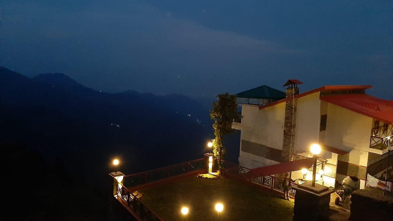 Photo of Outdoor in Suwakholi