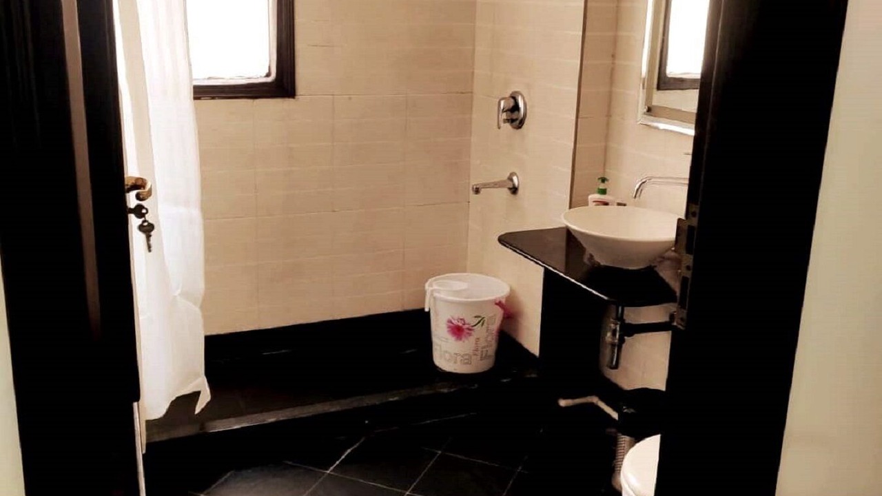 Photo of Bathroom in Green Park