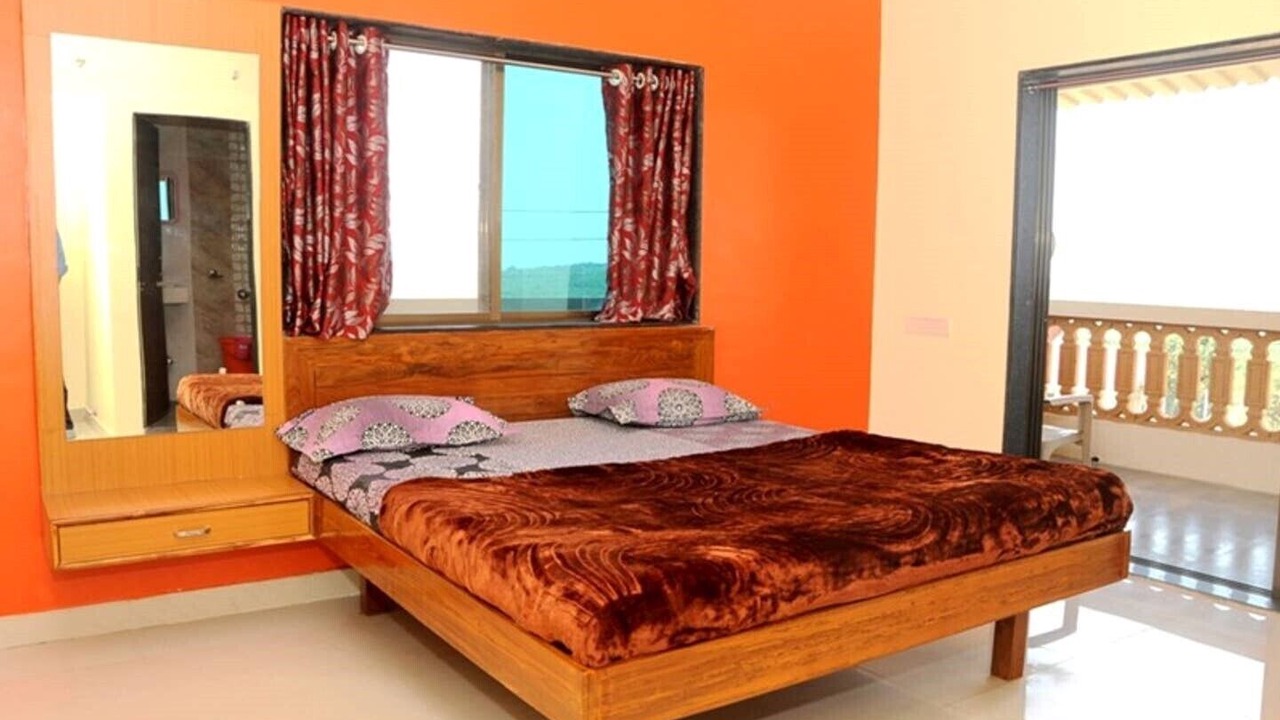 Photo of Bedroom in Mahabaleshwar
