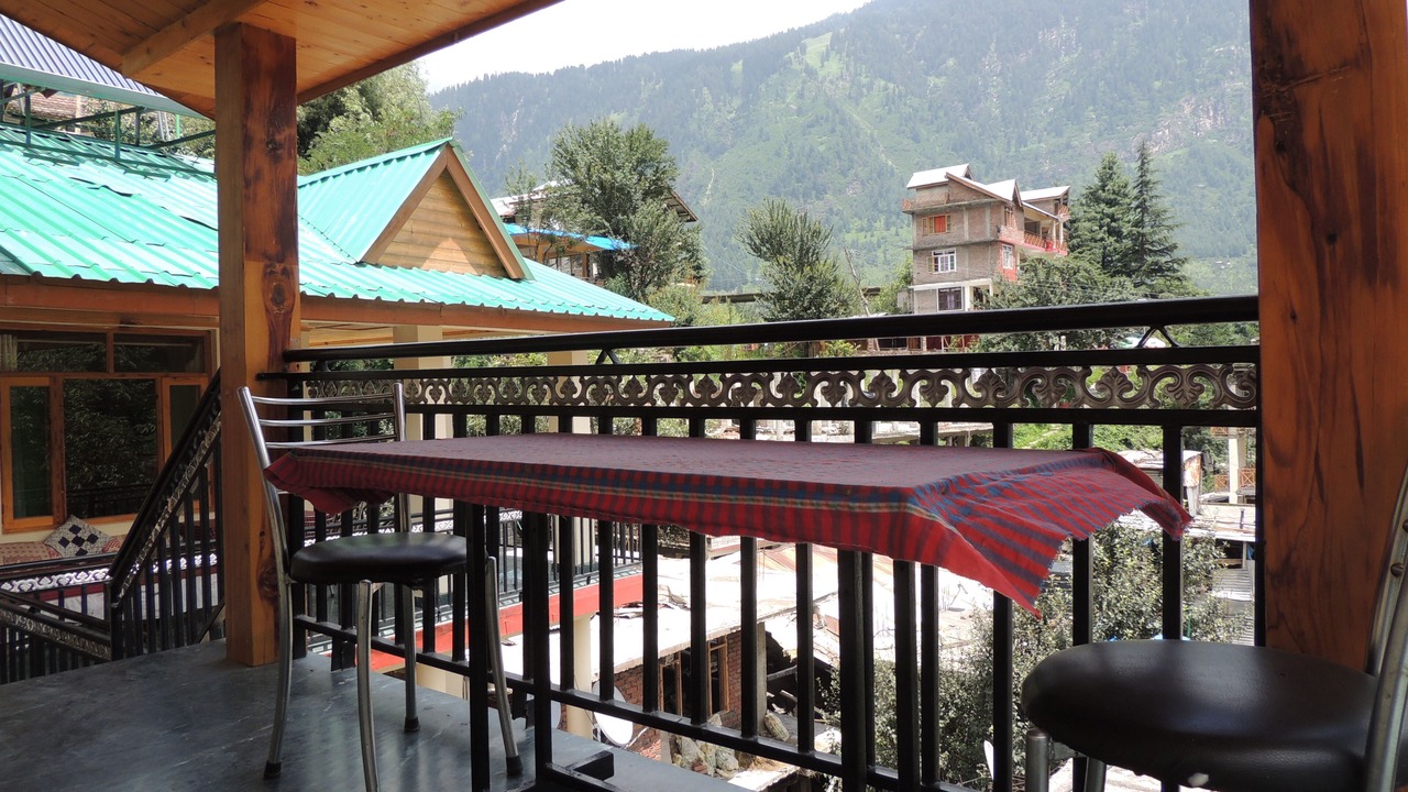 Photo of Others in Old Manali
