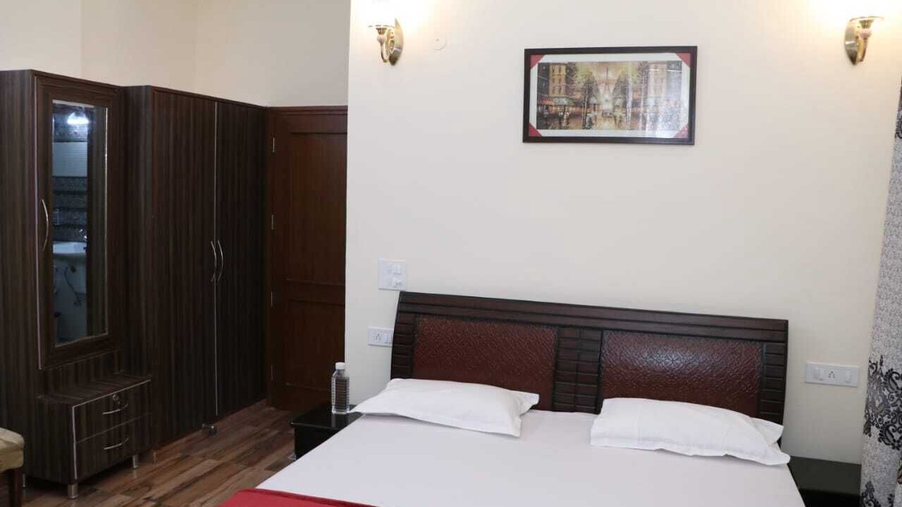 Photo of Bedroom in Kasauli