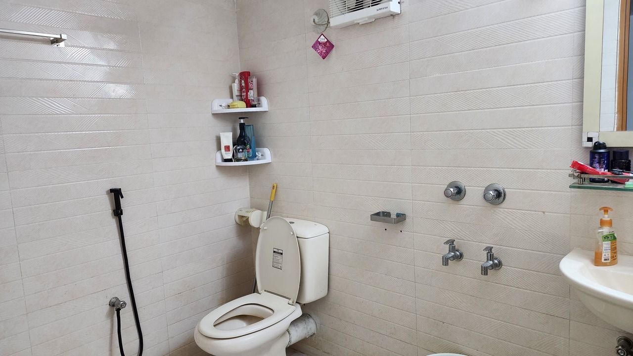 Photo of Bathroom in Basundhara Residential Area