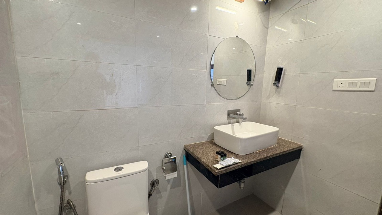 Photo of Bathroom in Tapovan