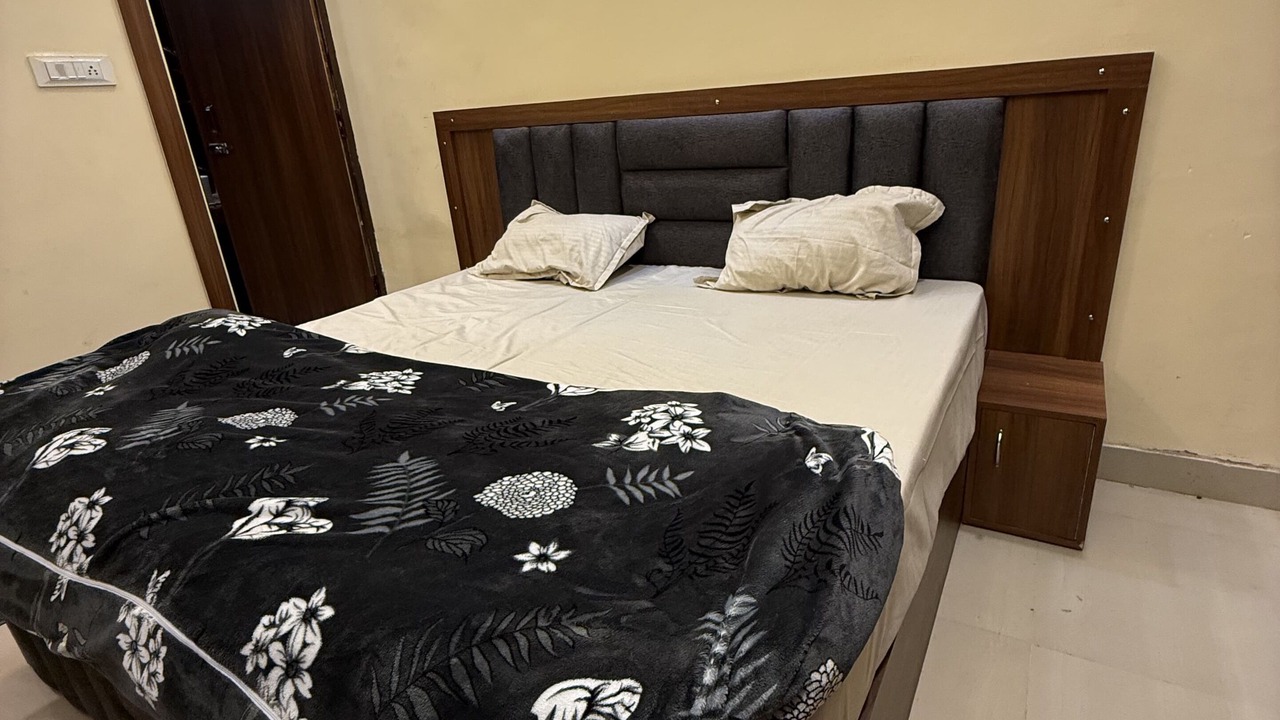 Photo of Bedroom in Taj Ganj
