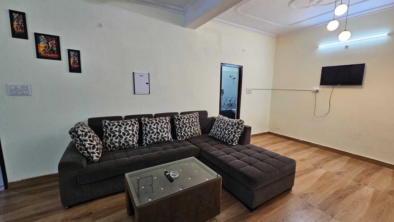 Photo of Livingroom in Alambagh