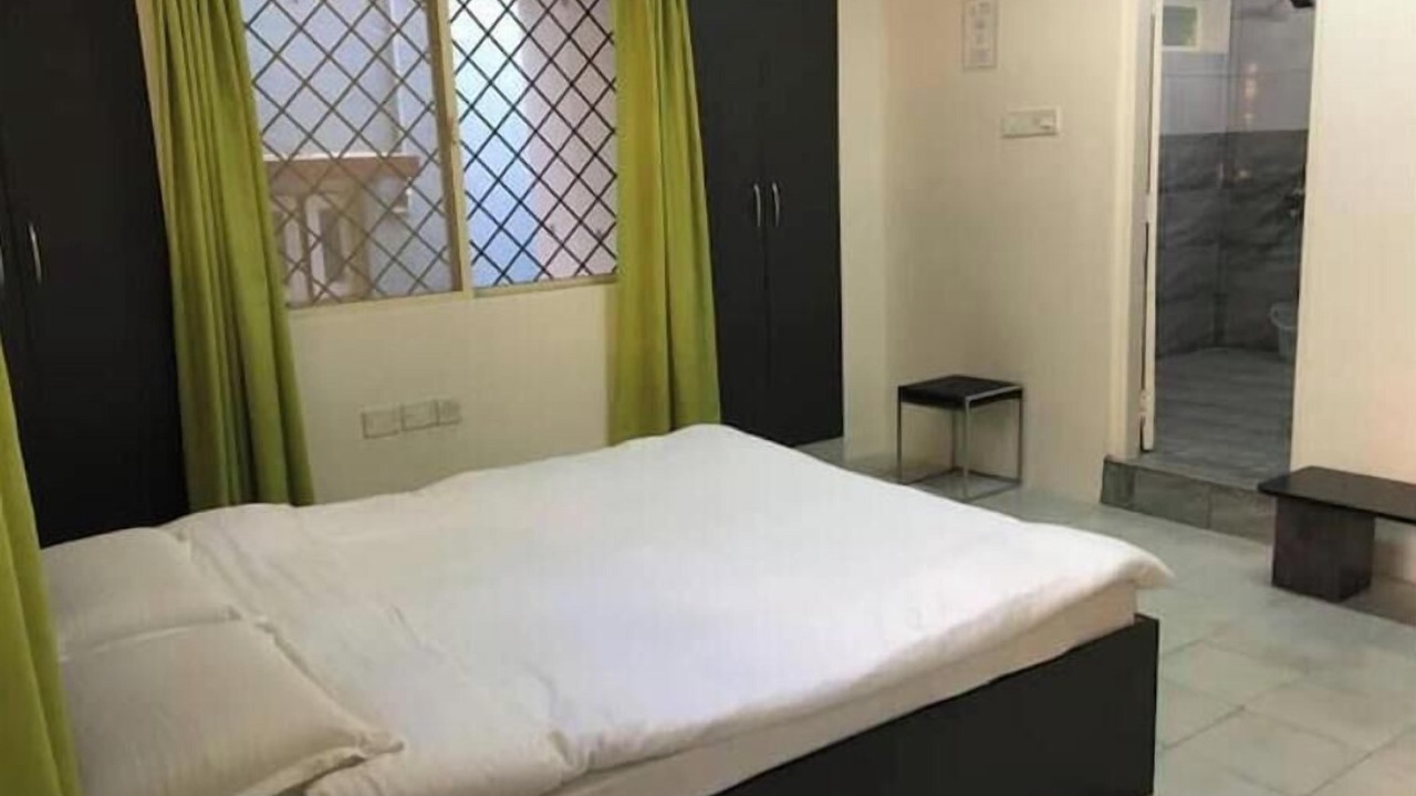 Photo of Bedroom in Murgesh Pallya