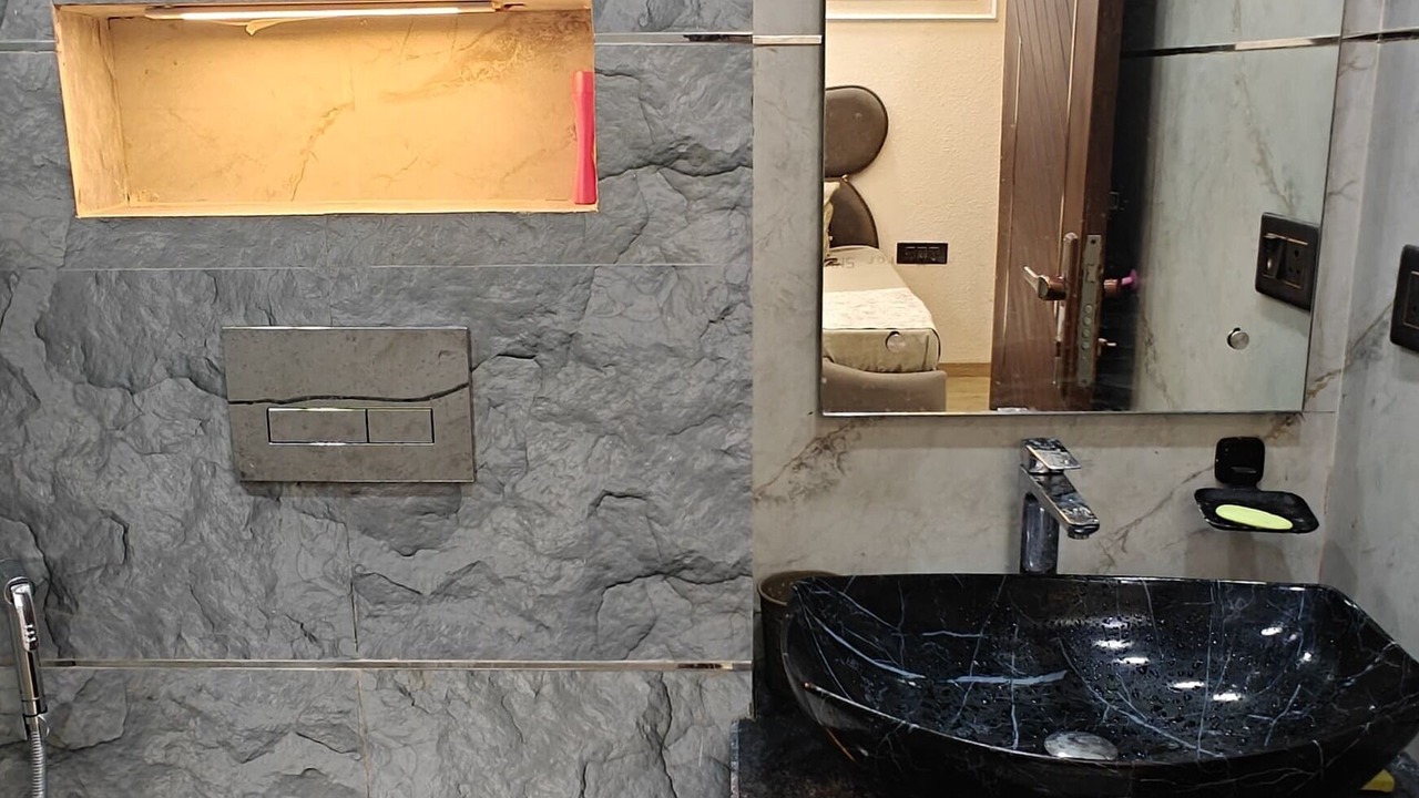Photo of Bathroom in Dariyaganj