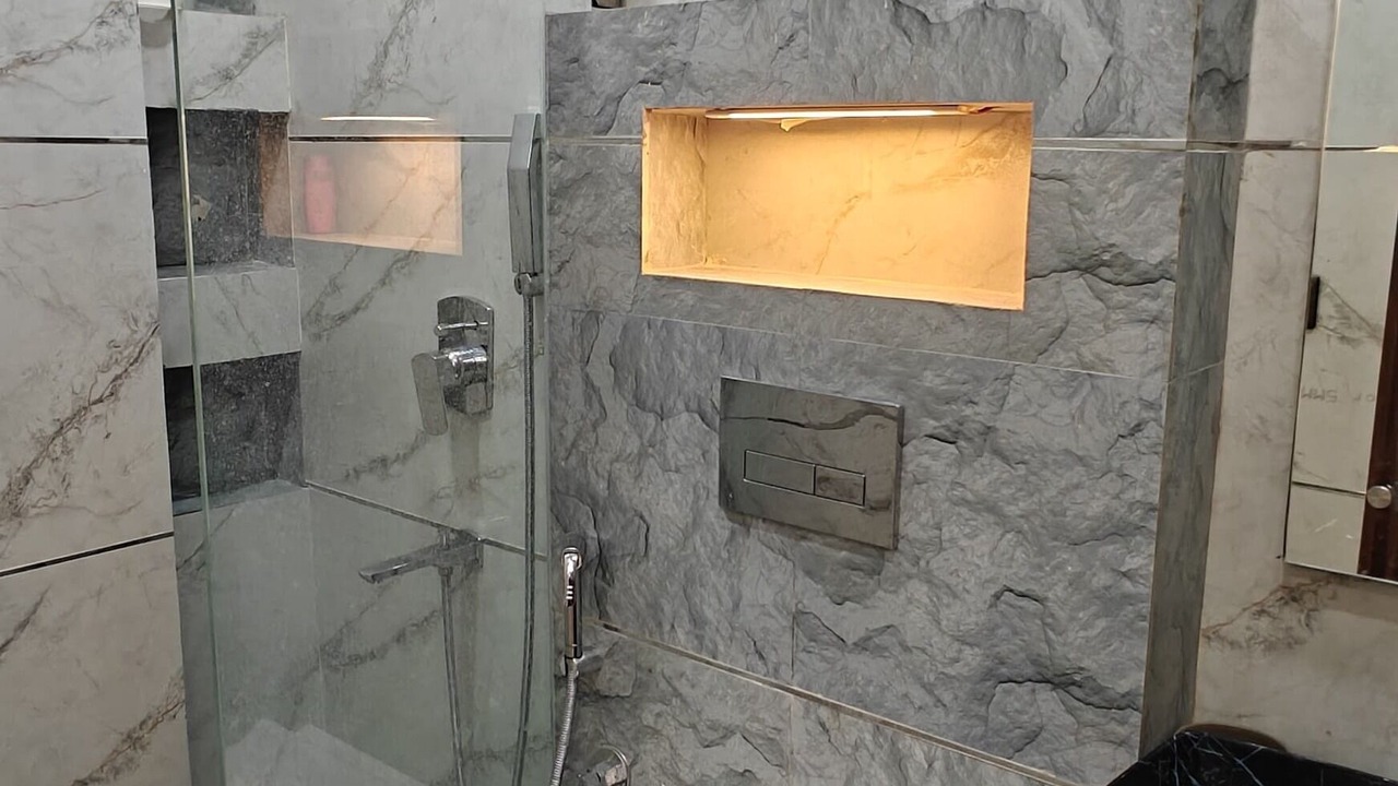 Photo of Bathroom in Dariyaganj