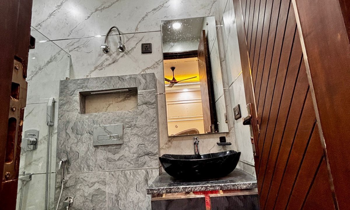 Photo of Bathroom in Dariyaganj