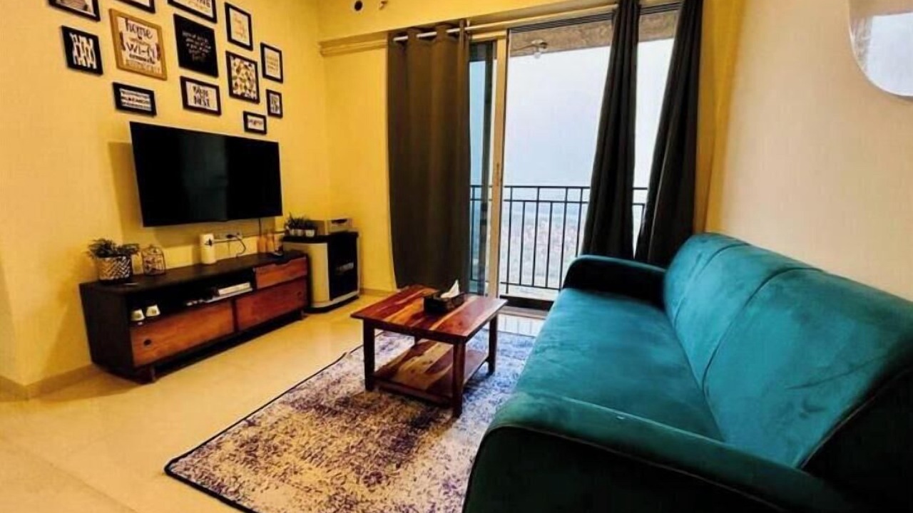 Photo of Livingroom in Thane West