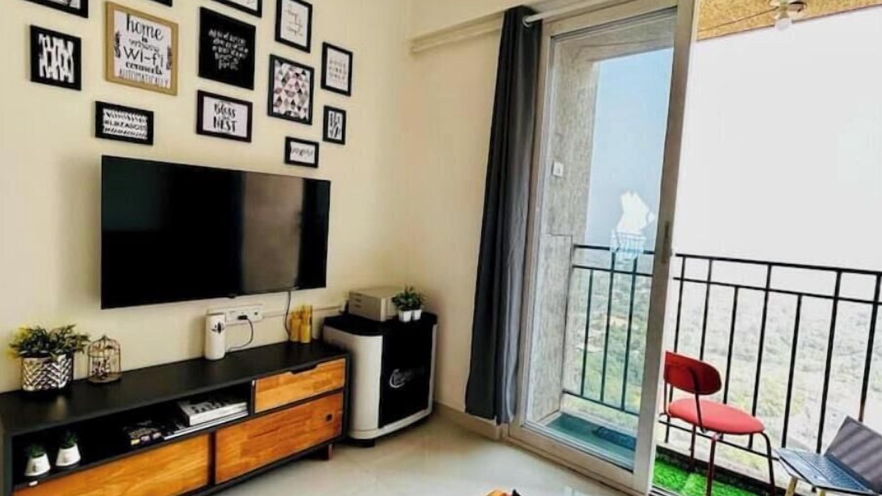Photo of Livingroom in Thane West