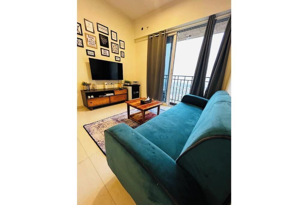 Photo of Livingroom in Thane West
